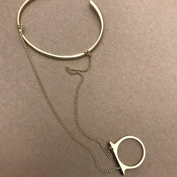 BCBG MAXAZRIA- Ring attach bracelet - Picture 3 of 4